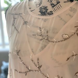 WHBM NWT Sleeveless Embroidered Blouse 14